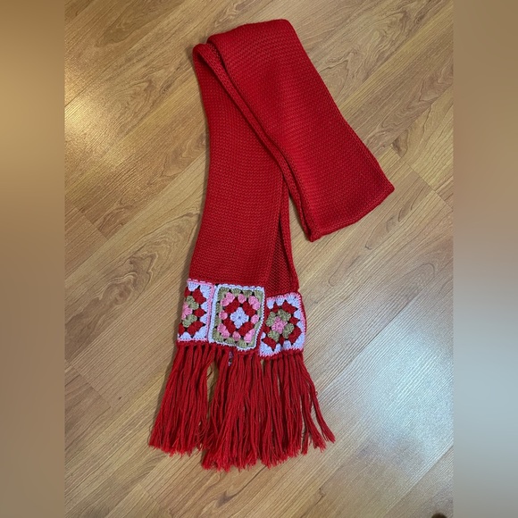 Bluenotes Accessories - Bluenotes Knit/Crochet Scarf